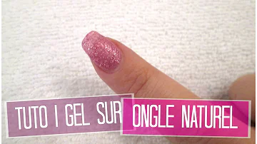 Est-ce que les ongles poussent sous le gel ?