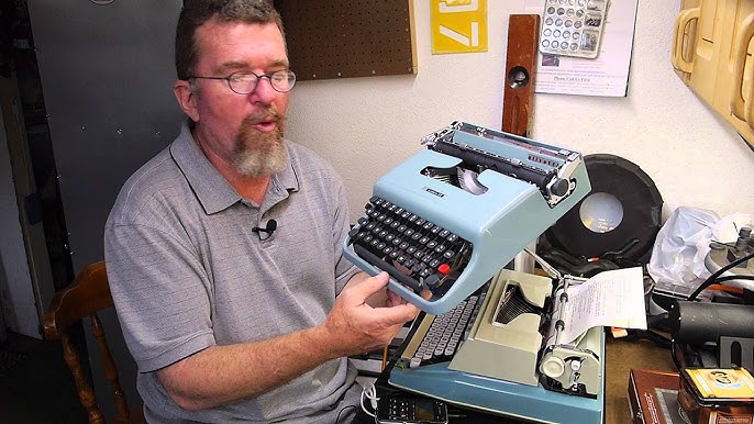 Typewriter Video Series - Episode 231: Petite Toy Typewriter 