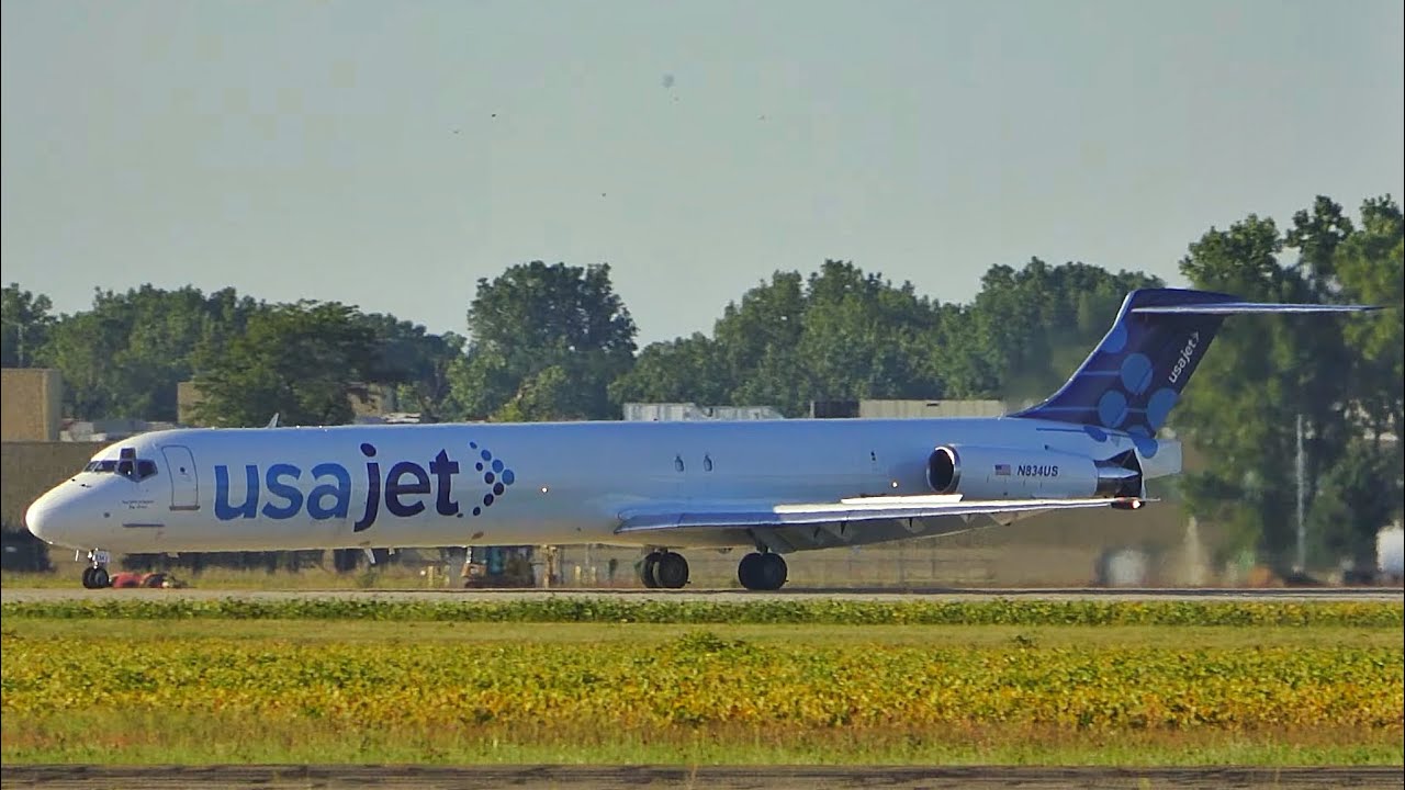 USA Jet Airlines MD88(SF) [N834US] Landing at Willow Run Airport YouTube