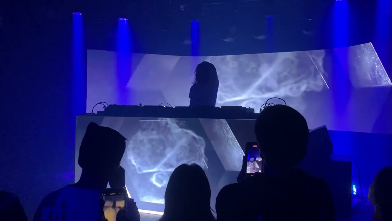 Between - Seven Lions (Trivecta remix)