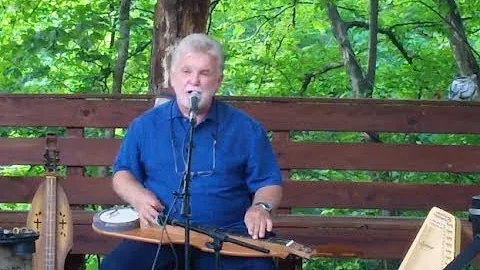 Michael Shull at the "Pickin' Porch" 2017