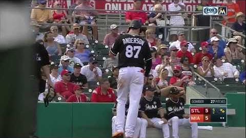 STL@MIA: Moore lines an RBI single to right field