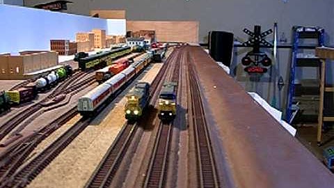 N Scale Atlas CSX Dash 8-40CW  with Digitrax DN163A0 Decoder and Operating F/R Ditch Lights