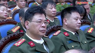 Chủ tịch Quốc hội chúc Tết Công an tỉnh Nghệ An