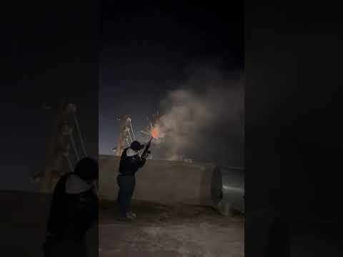 على صقر لا تقرب ابعد يا غراب 