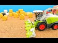 Mähdrescher findet Heuballen und andere Spielzeugautos, Toy Vehicles, Excavator &amp; Tractor for Kids