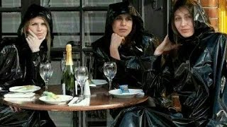 Super raincoat,rain macs, Flickr @fashiontvraincoat