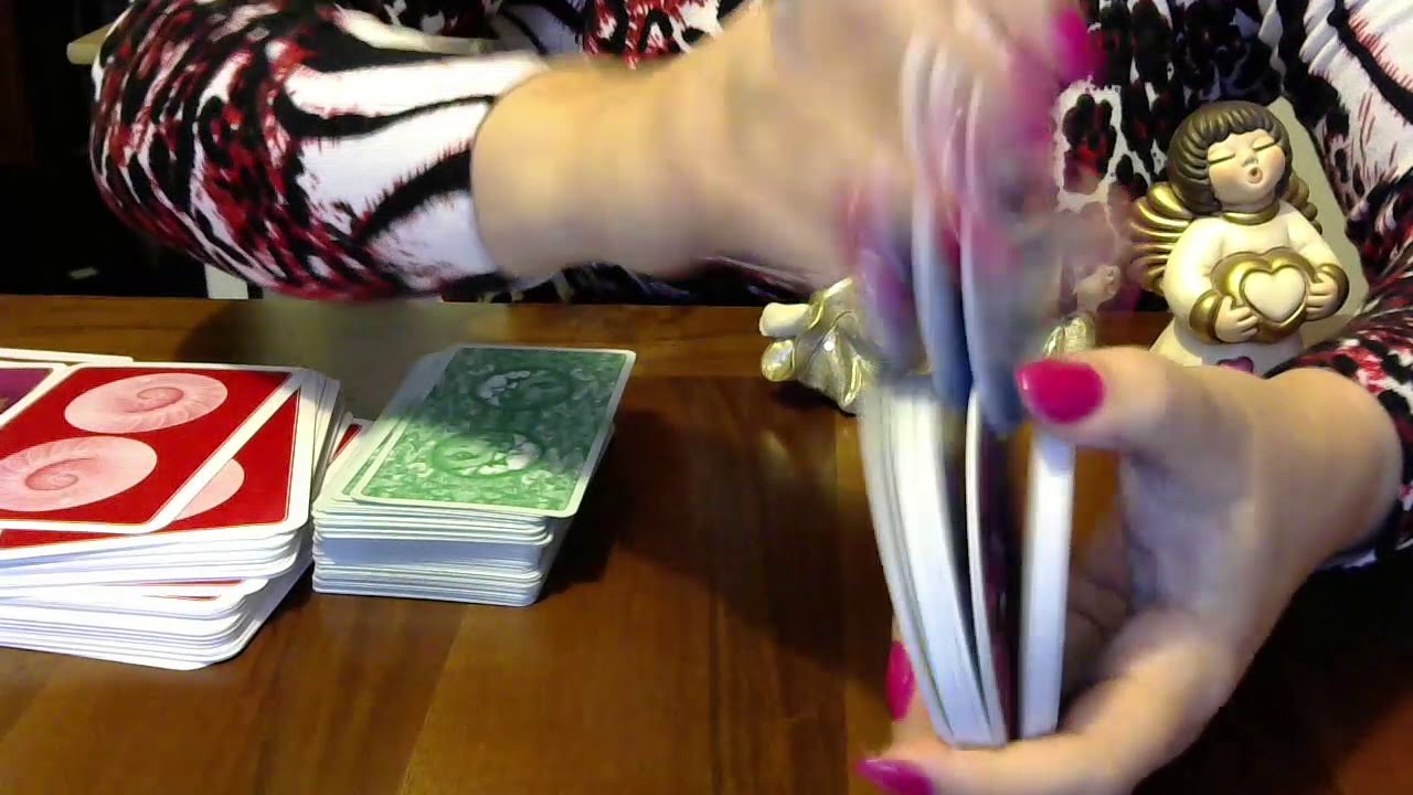 Sembra indifferente. E' così? Il passato potrà avere un futuro?