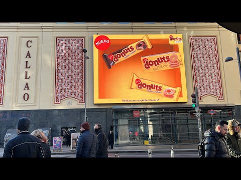 DONUTS GALLETAS LLENA DE SABOR EN 3D LAS PANTALLAS DE CALLAO CITY LIGHTS