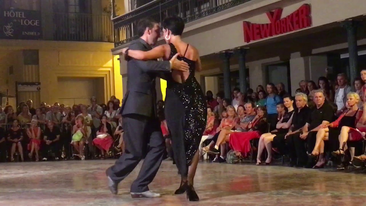 Démonstration de danse de tango argentin À Perpignan par VIRGINIA UVA & CESAR AGAZZI