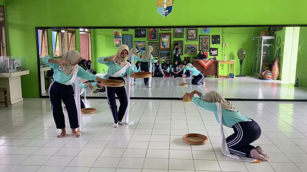 TUGAS AKHIR KOREOGRAFI TARI KELAS XI 1 || TARI SRADAN SUCI