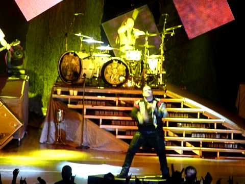 Shinedown "Cyanide Sweet Tooth Suicide" Carnival o...