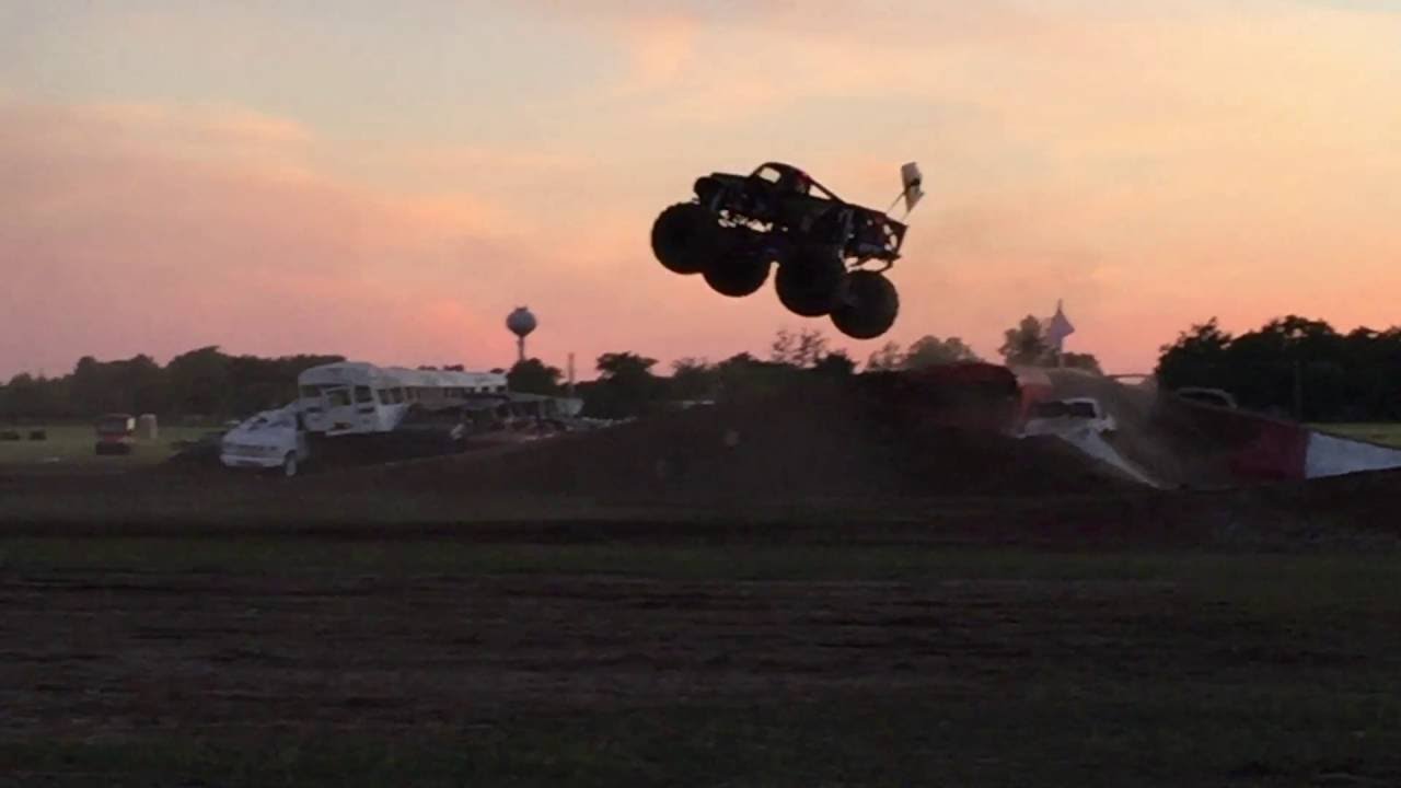 2016 Monster Truck Throwdown WILD SIDE Mt. Pleasant, MI Soaring Eagle