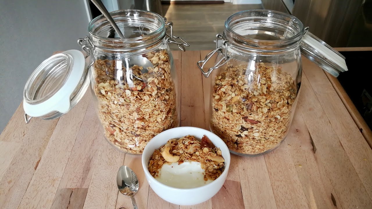 How to make GRANOLA at home - Healthy recipe with Chocolate chips