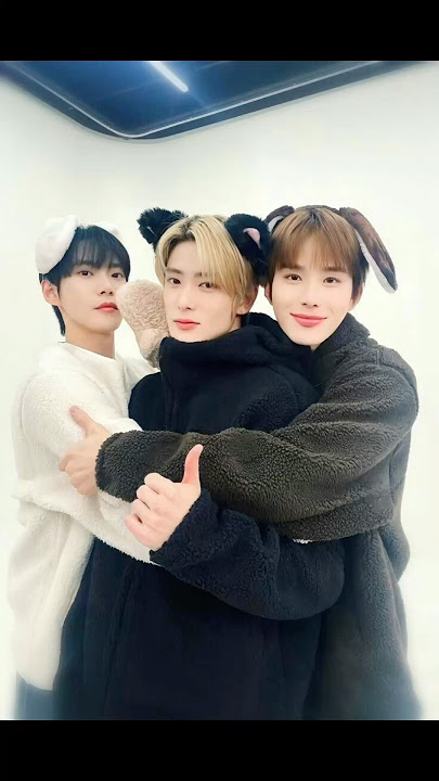 Download lagu Bro doesnโt look like the eldest of them #nct #nct127 #nctzen #doyoung #jaehyun #jungwoo #dojaejung