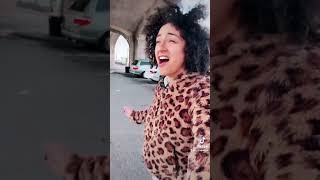 Woman sings The Ecstasy of Gold under bridge in nyc #shorts Resimi