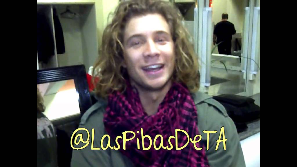 Regalo para Peter Lanzani por su cumpleaños