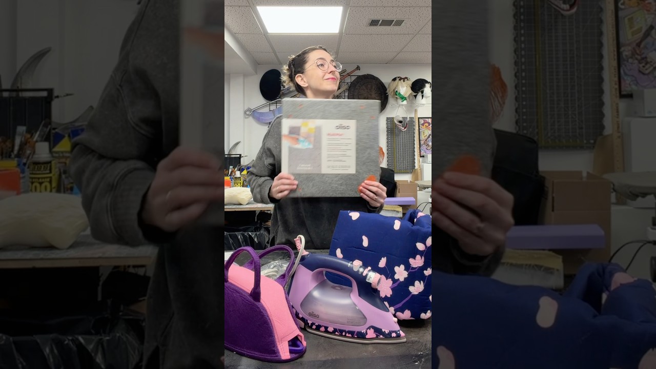 Unboxing my package from Oliso and @YayaCosplay !