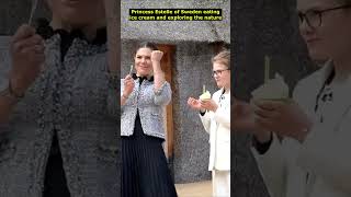 La Princesse Estelle De Suède Avec La Princesse Héritière Victoria