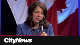 ‘Stay out of my backyard’: Premier Smith speaks in Ottawa