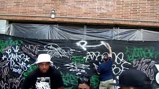 Catching a tag in the NYC Graffiti Hall Of Fame yesterday 2023 (full episode is on my Paetron )