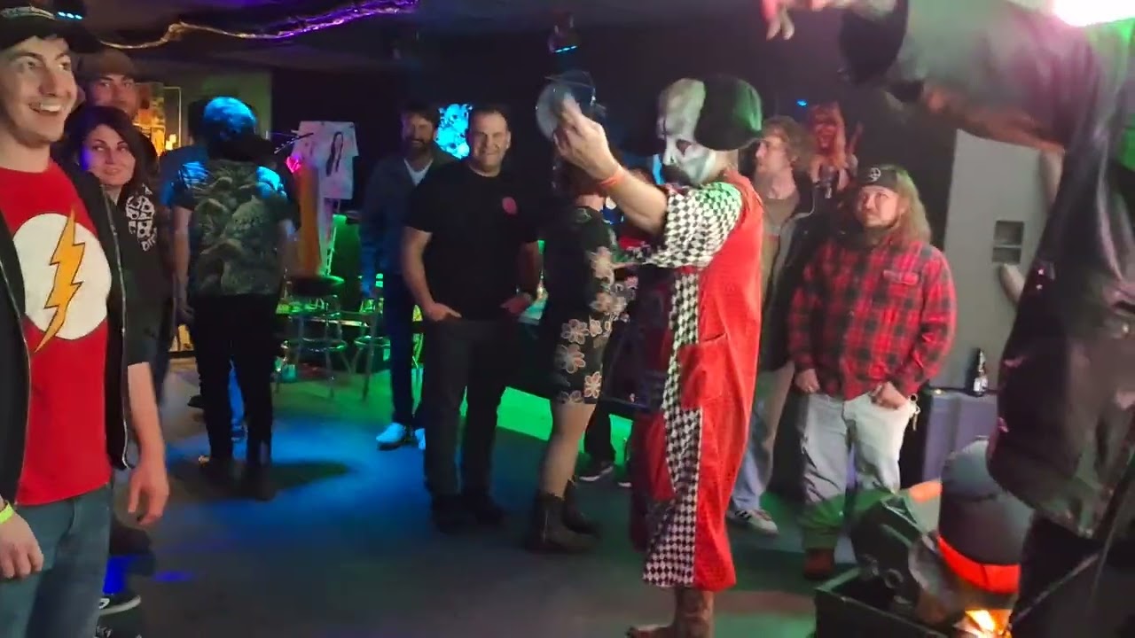 Bill Manspeaker of Green Jelly screaming in Reno NV