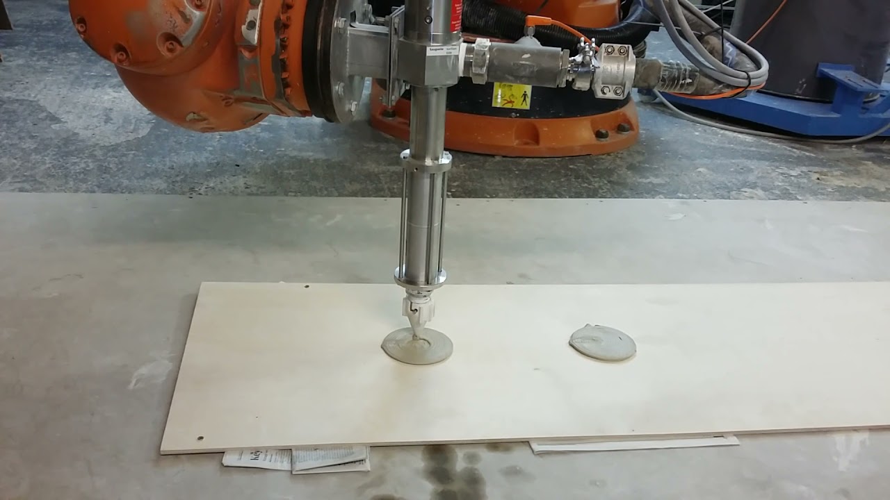 Printing Clay -  Innovative Robotic Material Extrusion Application