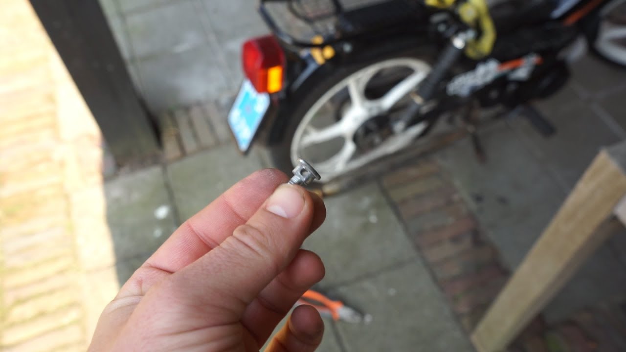 DE BROMMER IS STUK! #131 - YouTube