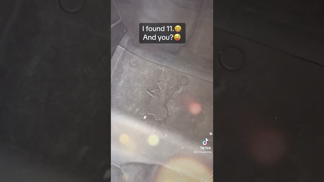 What the heck is Jeep Easter Egg hunt? How to Jeep Easter Egg hunt? How many Easter Eggs in a 