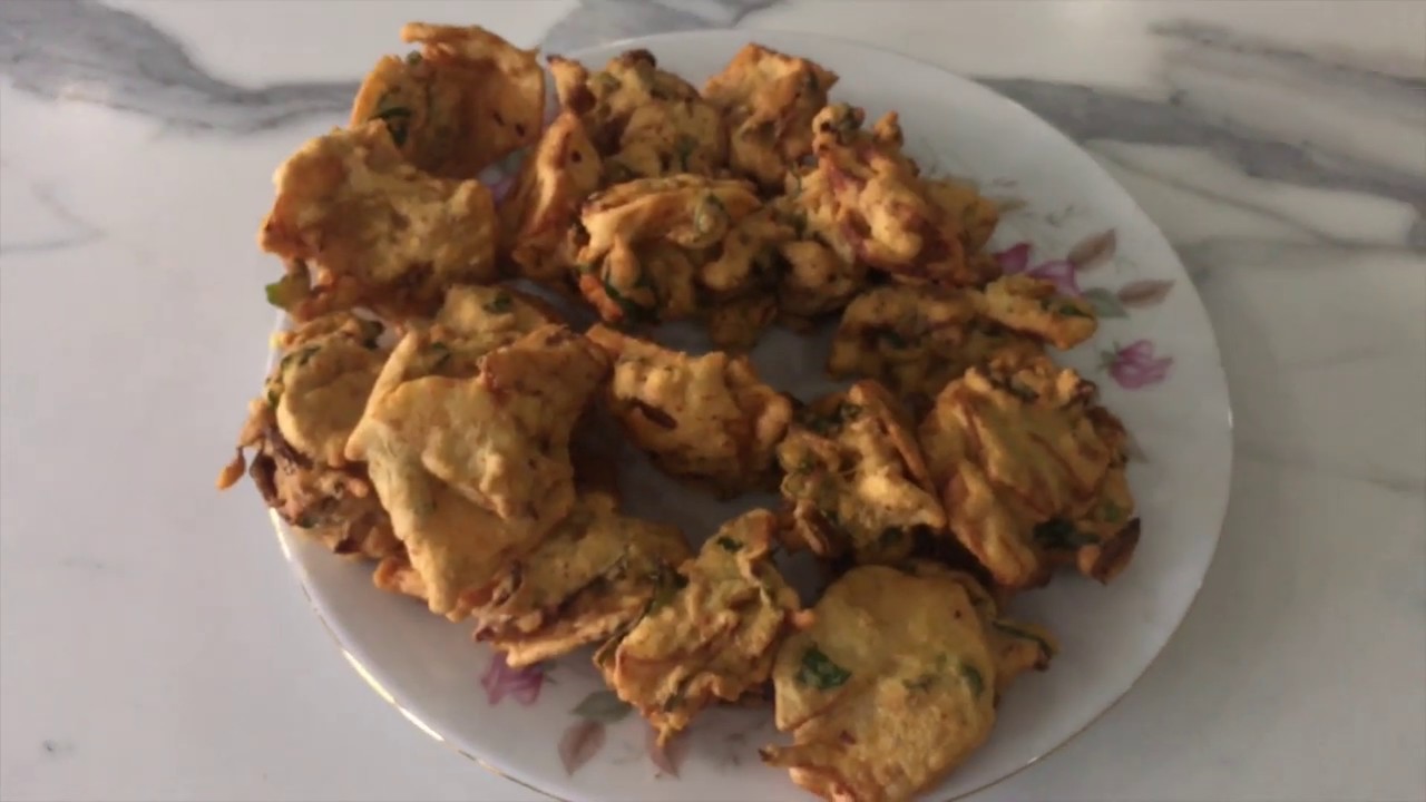 QUICK AND EASY Onion Bhaji Pakoras HIGHLY YouTube