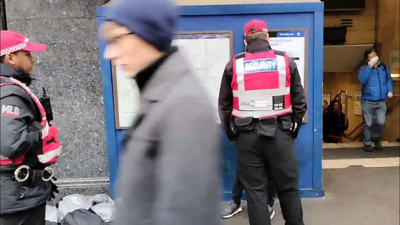why are London street wardens carrying handcuffs and spray YouTube