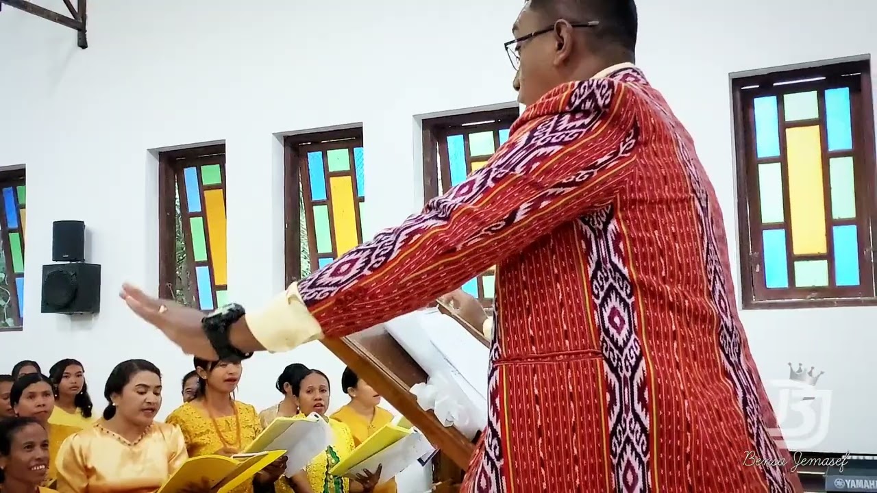 Lagu Persembahan - Koor Misa Malam Natal || Lingkungan St.Mikhael Papin || Paroki Naesleu Kefamenanu