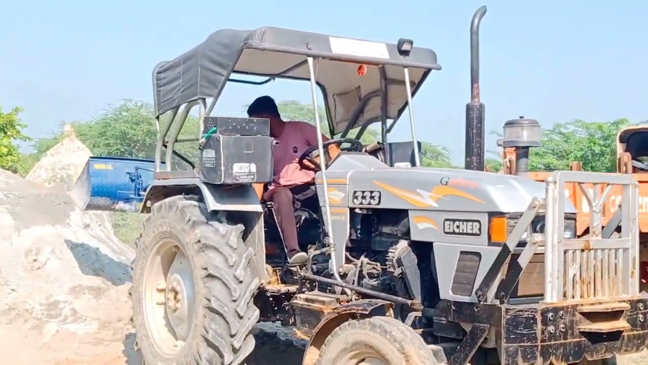 jai shree ram 🚩📿🙏 लोडर के साथ जल्दी करो काम रेती या बजरी उठाने का 🙏#youtube #subscribe #eicher333
