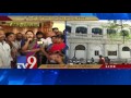 TN Political Crisis : Panneerselvam meets CS @ Secretariat