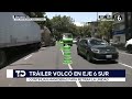 Tráiler cargado con 20 toneladas de productos vuelca en BJ; maniobras complican la circulación