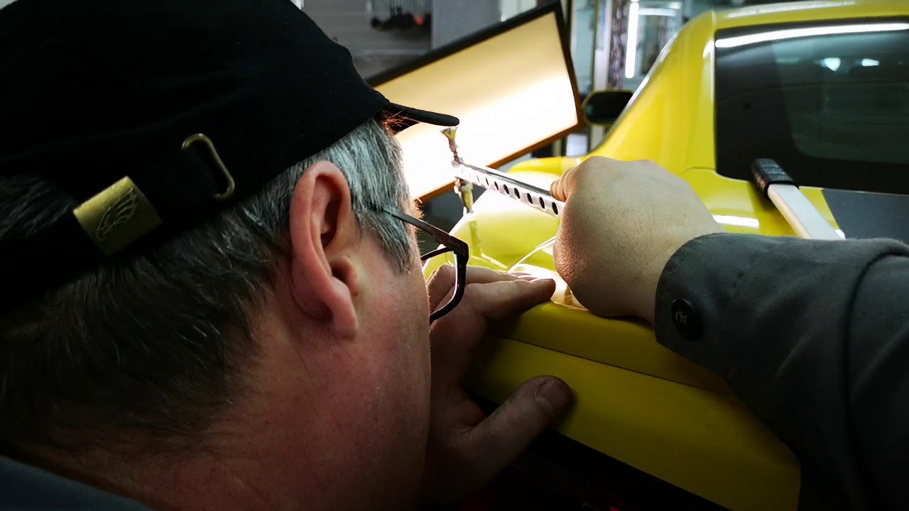 Удар с ноги.Почтальён Печкин пересел на CHEVROLET CAMARO.