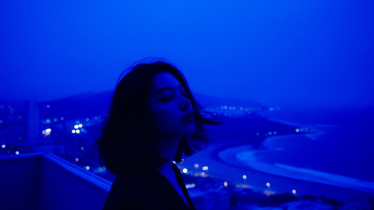 let the night breeze wash your worries away.