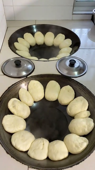 It is said that our tummy cake is delicious. It is made by fermented with wine and wheat flour.