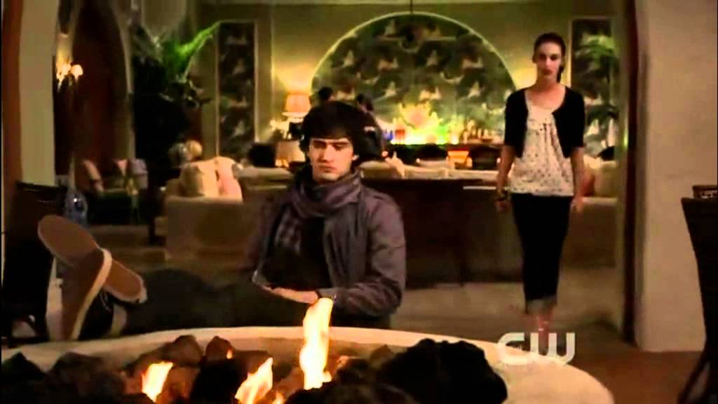 Adele - Many shades of black - 2x06 90210 scene 