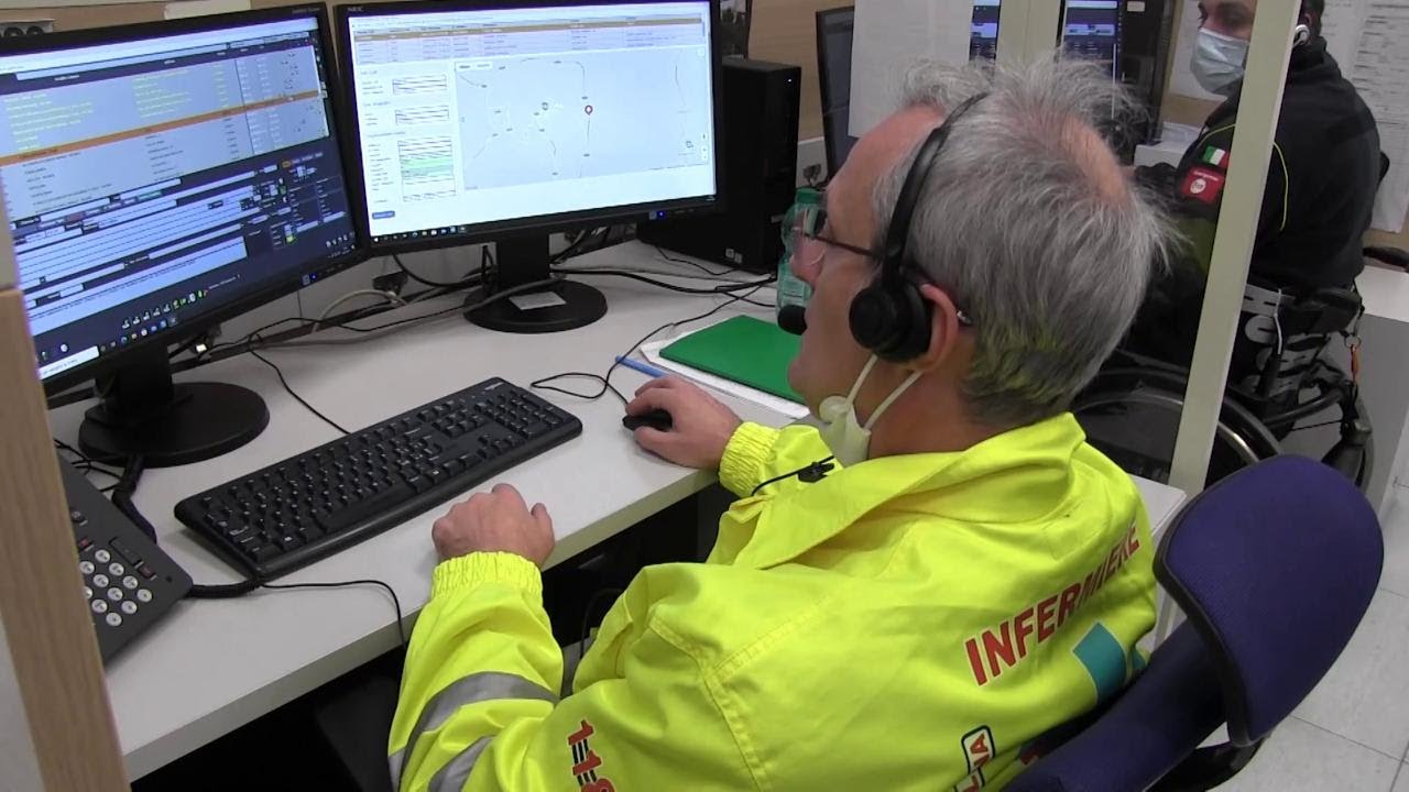 Palermo, nella centrale operativa del 118: 