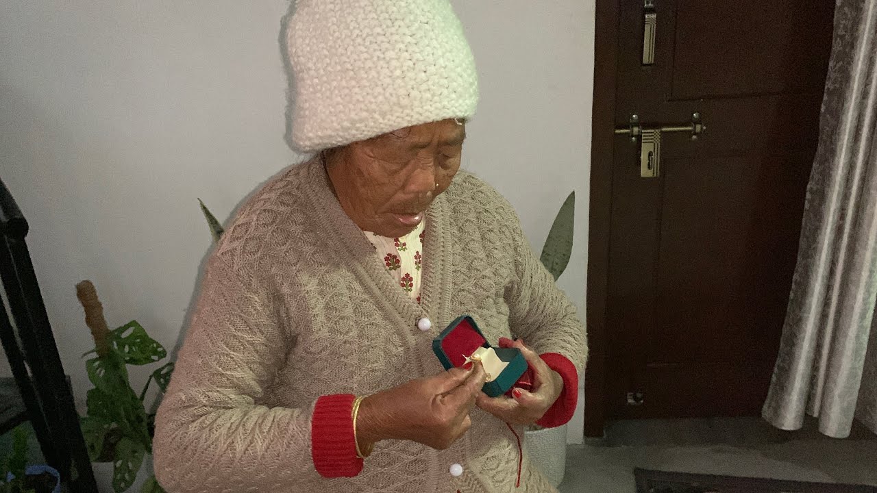  Earing Gift Bari Lai ! Baccha Ko Tamasa