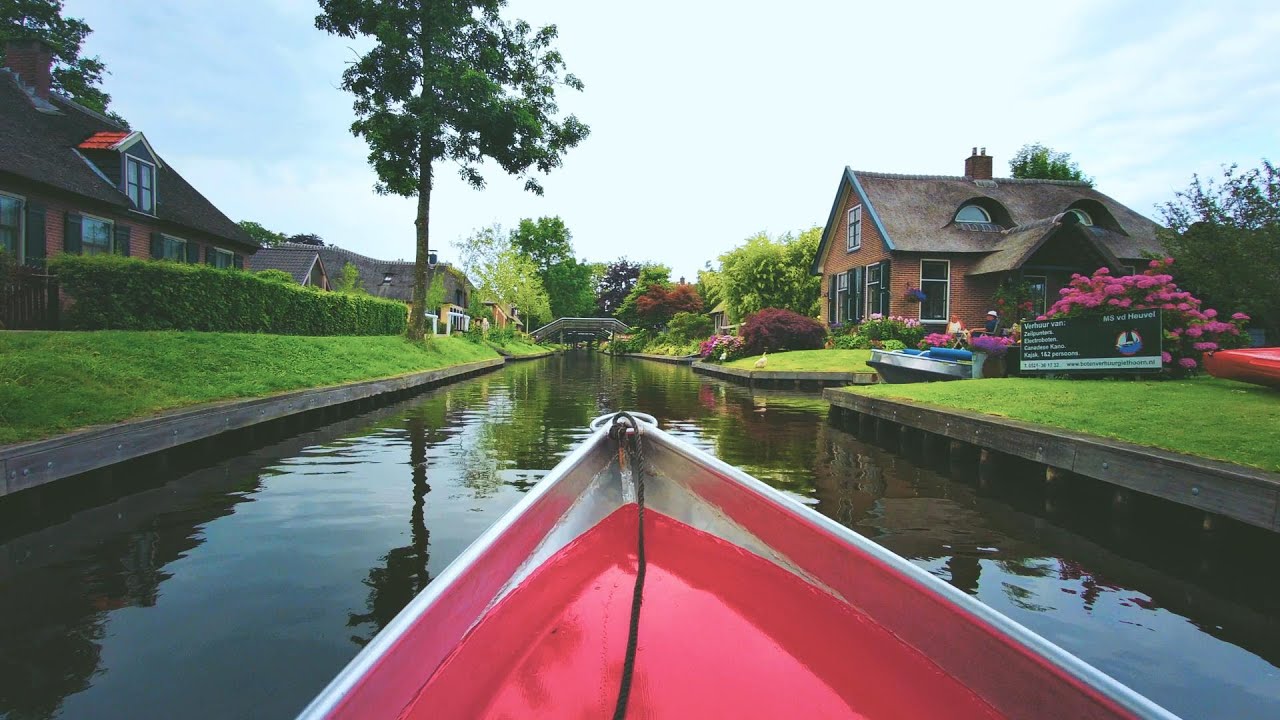 Giethoorn Boat Tour - Canal Roundtrip
