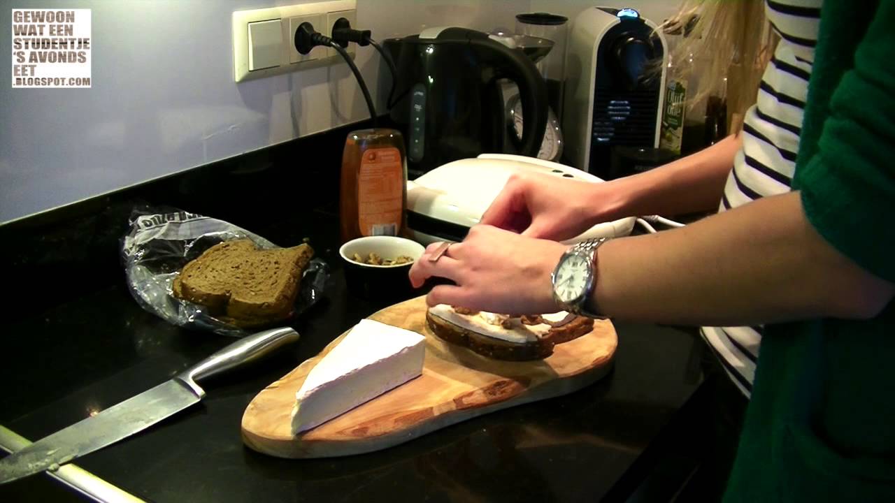 Tosti met brie, honing en walnoten | GEWOON WAT EEN STUDENTJE 'S AVONDS EET