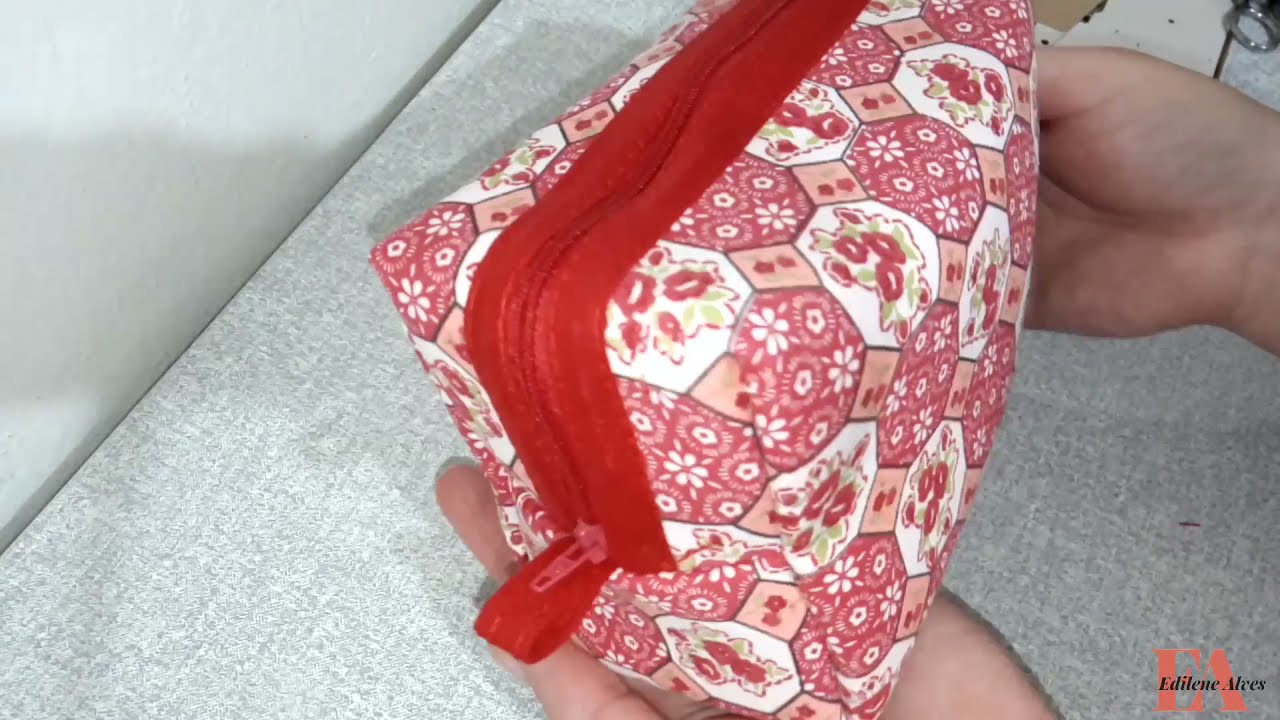 NECESSAIRE BOX ESTRUTURADA COM E.V.A