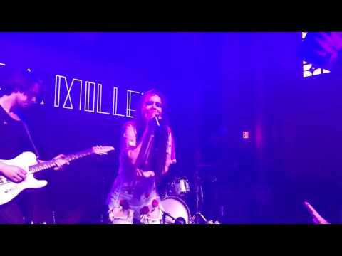 Bea Miller - Burning Bridges (Live in Anaheim, 29.07.2017)
