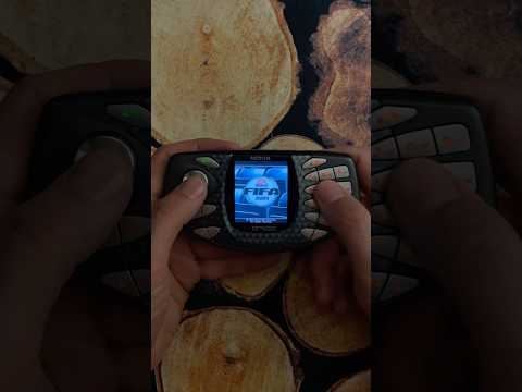 Nokia N-Gage & FIFA 2004 #mobilegaming #nokiangage #nokia #retrogaming #gameplay #shorts #fifa2004