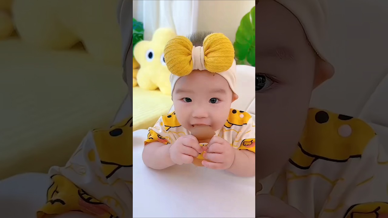 Babies aged 4-6 months can eat fruit after eating rice cereal for a week. Put it in a bite 