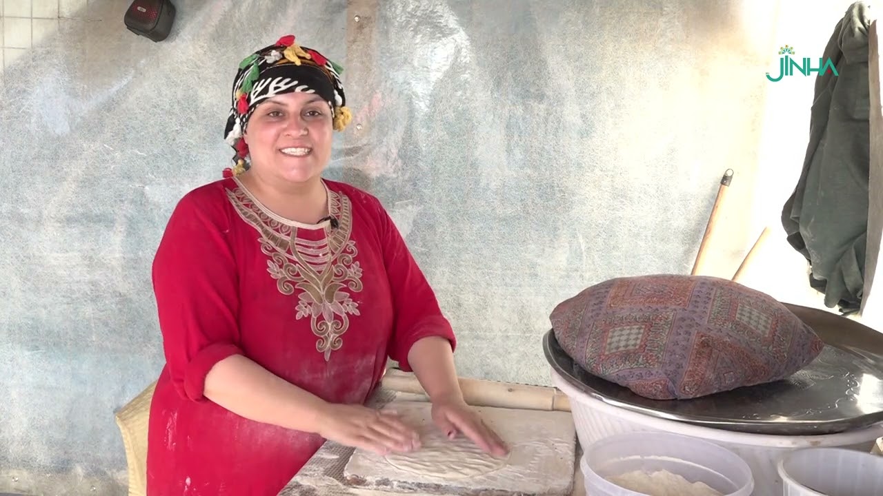 چرۆ محەمەد لە ژێر چادرێکدا بژێوی ژیانی خۆی و خێزانەکەی دابین دەکات