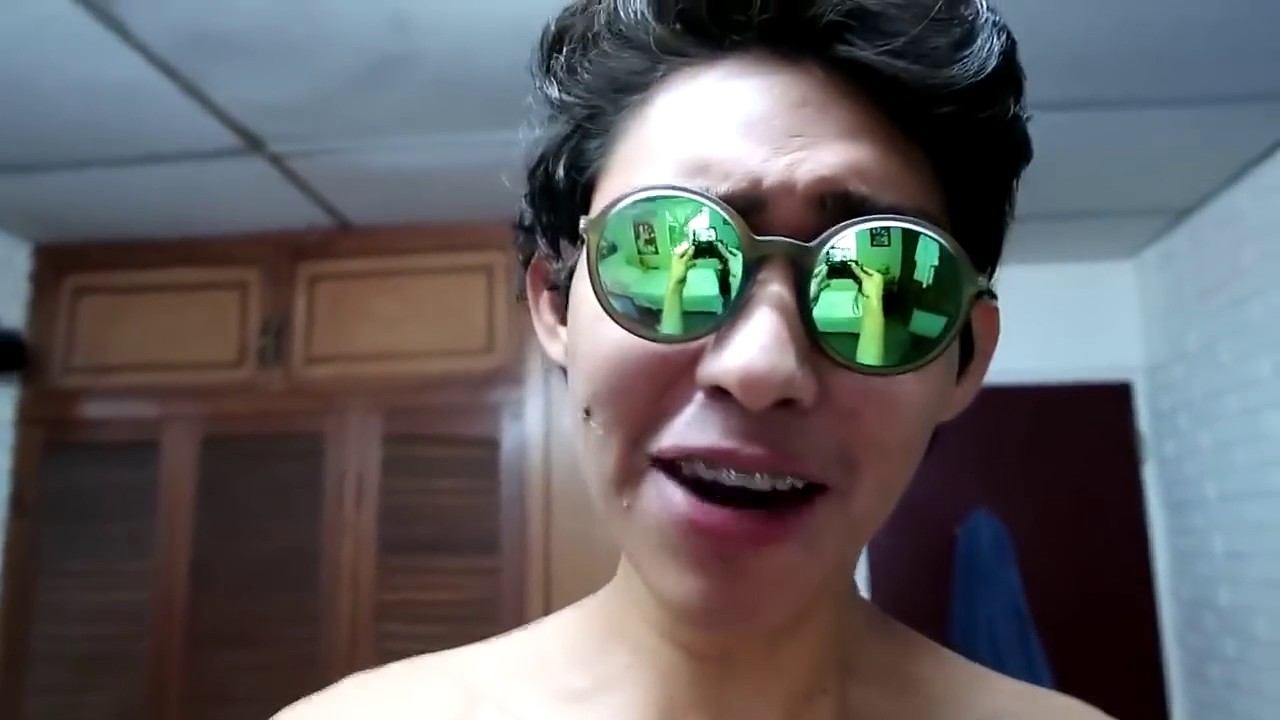 Fernan floo se deses pera y rompe su teclado - YouTube