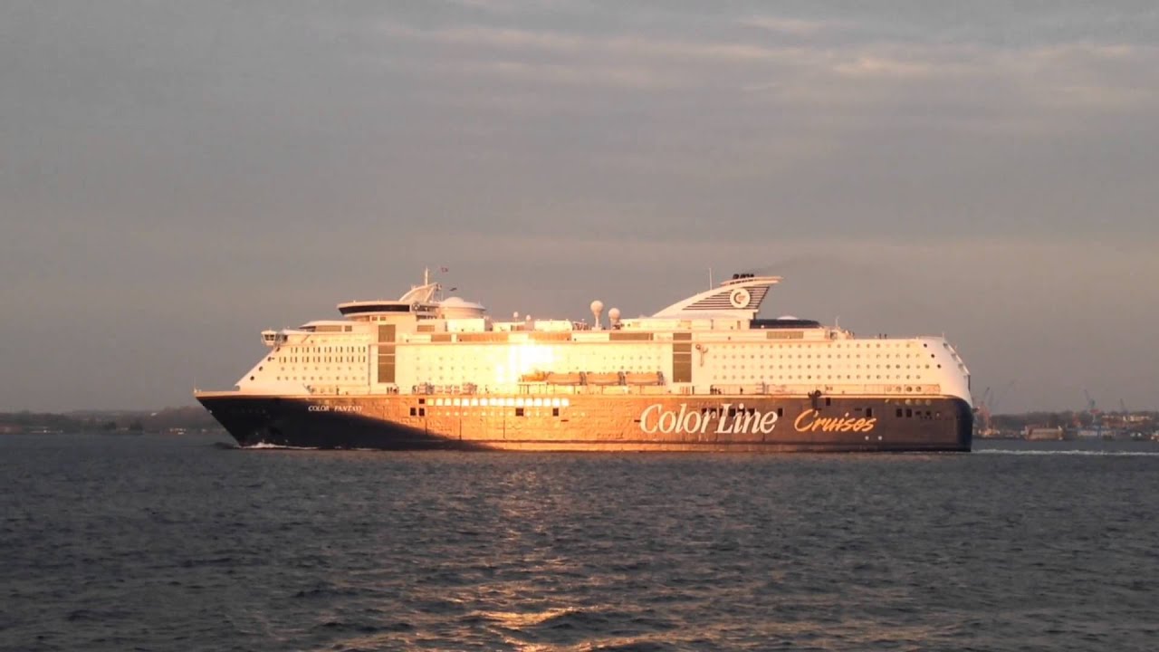 Fantasy Inbound MS Color Fantasy inbound Port of Kiel (27.12.2013) - YouTube